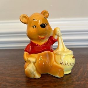 1973 Disneyland Winnie the Pooh souvenir